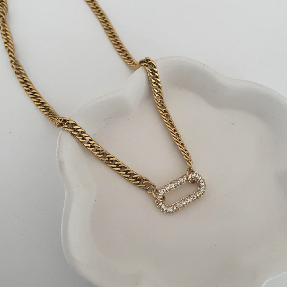 Cleo Choker
